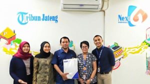 empat orang perwakilan dari rutgers wpf indonesia berkunjung ke kantor tribun jateng - Gemilang Sehat
